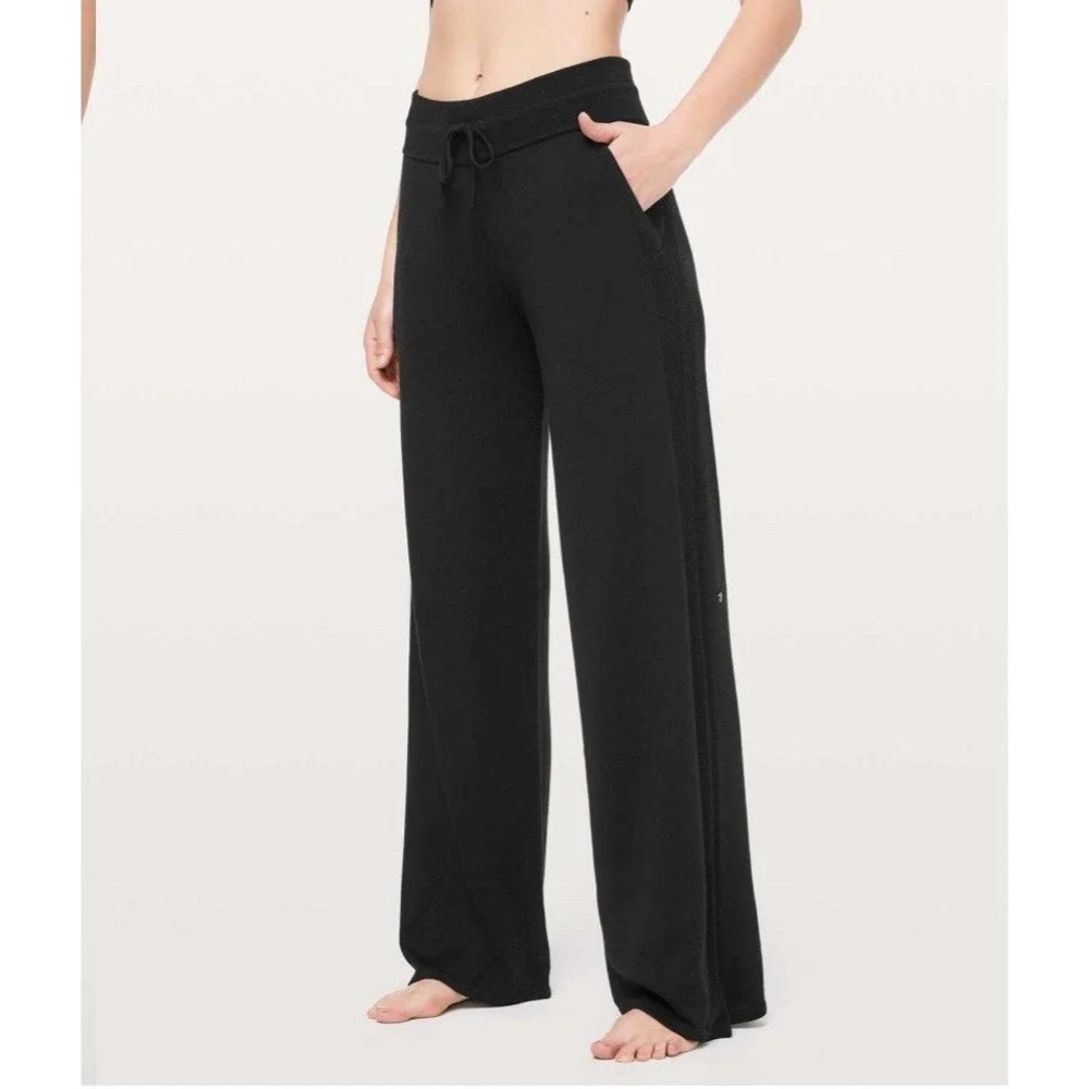 Lululemon In The Comfort Zone Pants Women's 10 Cashmere Wide Leg‎ Knit Stretch